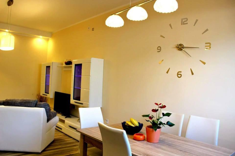 Apartments Klaudija Pula Exterior photo